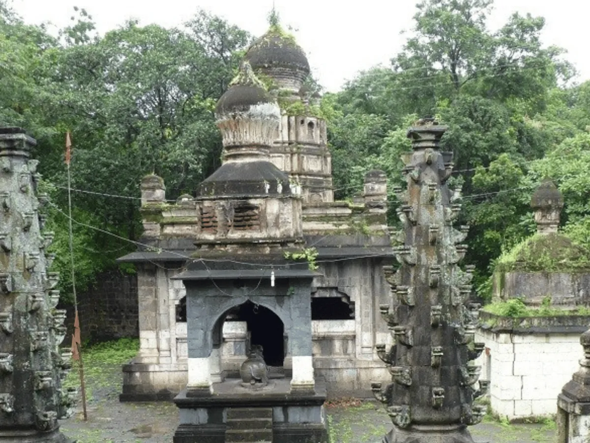 पाथेश्वर मन्दिर